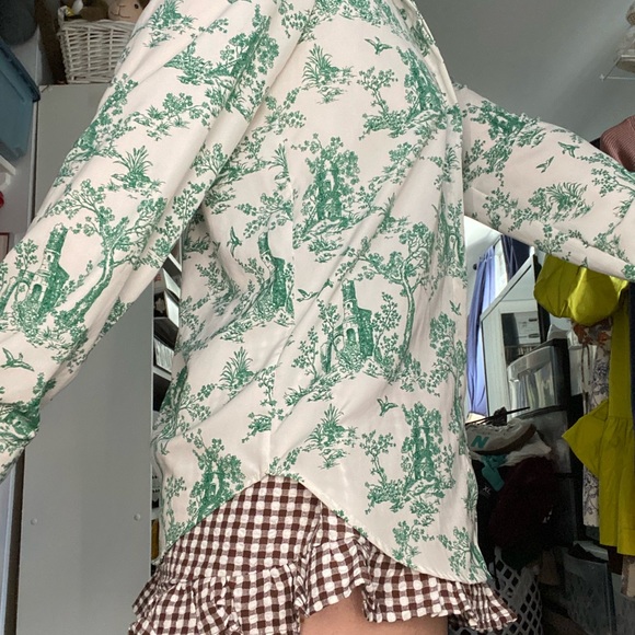 : green button up - Picture 7 of 12